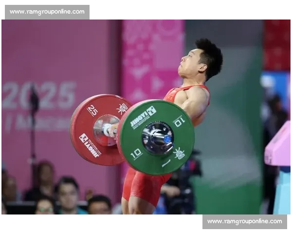 力量与荣耀交锋:国际举重比赛精彩瞬间全记录